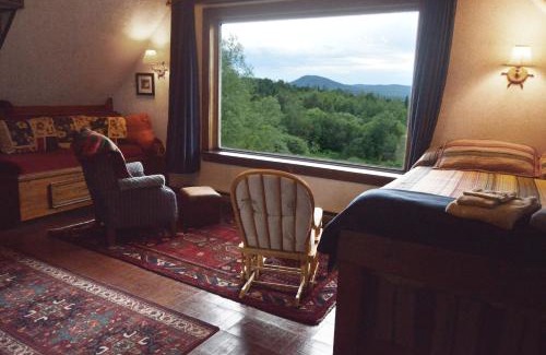 Sheffield House | Cozy Mount Harmony Farm Guest House with Ocean Views
