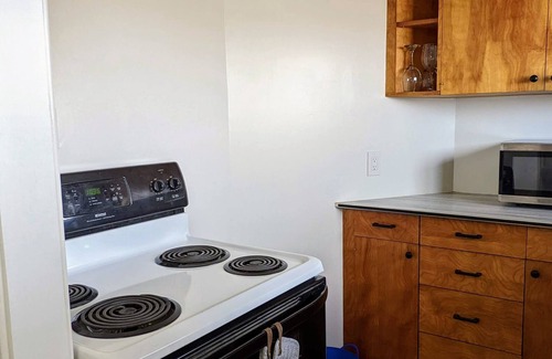 Helena Apartment | Scenic Mount Helena Views from a Family-Friendly Apartment