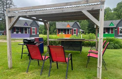 Randolph Hotel | Scenic Mount Jefferson View with Pool and Oceanfront Access