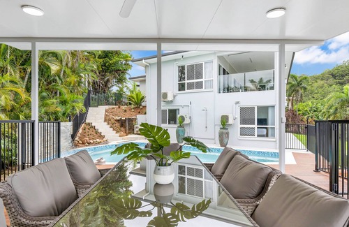 Mount Sheridan House | Mount Sheridan home with Breath taking views
