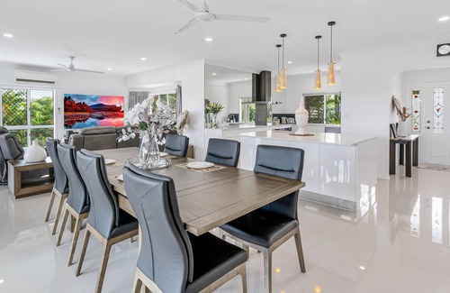 Mount Sheridan House | Mount Sheridan home with Breath taking views