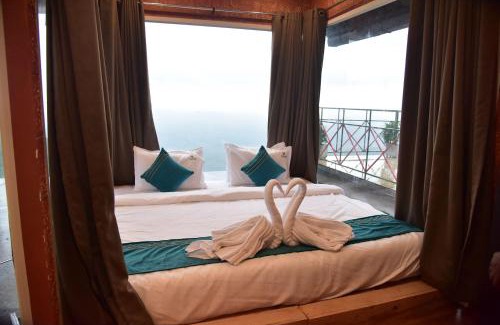 Quilandi Resort | Explore Mount Stratus Resort: Pet-Friendly & Family Fun