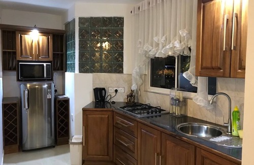 Mount Lavinia Apartment | Cozy Mount Surf Apartments with Kitchen Amenities Await You