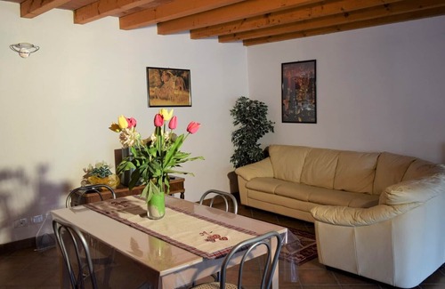 Bossico House | Mountain and Iseo Lake, among alleys and wooden loggias