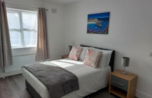 Doolin House | Guest Rated: Mountain Aven Guest House with Family-Friendly Amenities