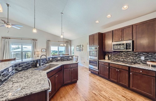 Monument House | Mountain Breeze Retreat 30-day rental