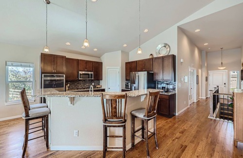 Monument House | Mountain Breeze Retreat 30-day rental