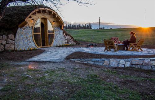 Milici Cabin | Enchanting Mountain Bungalows & Hobbit House - Jazavčije Rupe