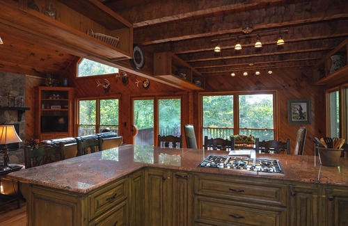 Ferguson Cabin | Mountain Cabin, Game Room, Hot Tub, WiFi, Gas Fireplace