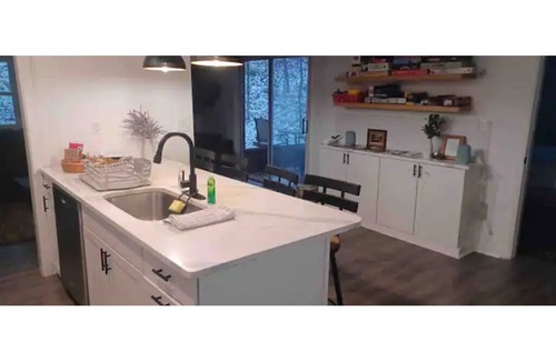 Kabletown Cabin | Cozy Mountain Cabin with Spa, Hot Tub & Near Wineries