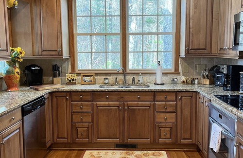 Ferguson Cabin | Inviting Mountain Cabin with Fireplace & Panoramic Views