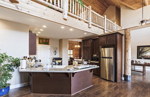 Sanger Cabin | Inviting Mountain Cabin Near Pine Flat Lake & Kings Canyon