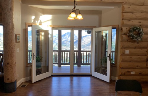 Sanger Cabin | Inviting Mountain Cabin Near Pine Flat Lake & Kings Canyon
