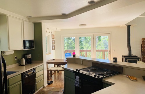 Clark House | Mountain Cabin with Lake Views & High-Speed Internet