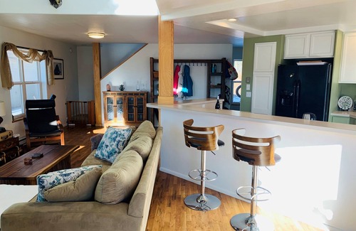 Clark House | Mountain Cabin with Lake Views & High-Speed Internet