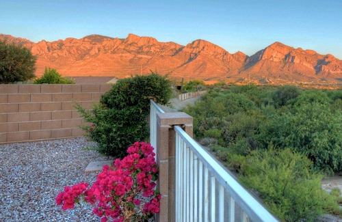 Oro Valley House | Mountain Calling 3BR by Casago