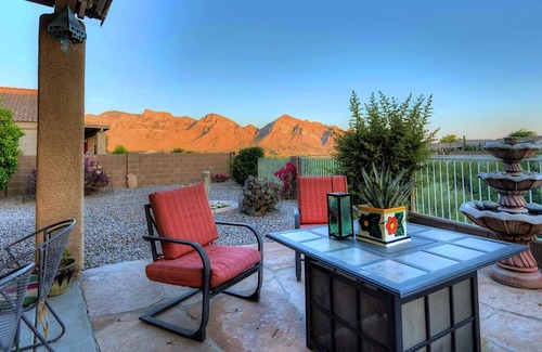 Oro Valley House | Mountain Calling 3BR by Casago
