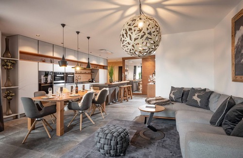 Kitzbuehel Apartment | Top-Rated Mountain Chalet T8: Family-Friendly Retreat