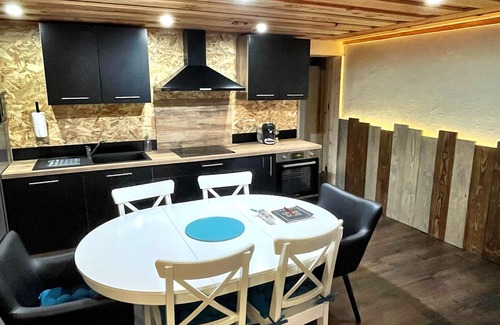 Travexin Apartment | Cozy Mountain Chalet with Spa & Pool, Rated 9.6/10