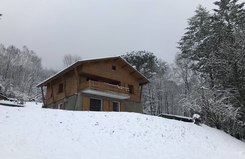 Aste Ski Chalet | Scenic Mountain Chalet with Garden & Spa Amenities