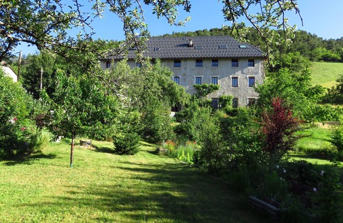 Pra Loup Apartment | Mountain Retreat Apartment: Guest Rated 10/10 with Amenities