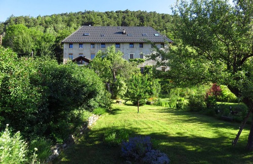 Pra Loup Apartment | Mountain Retreat Apartment: Guest Rated 10/10 with Amenities