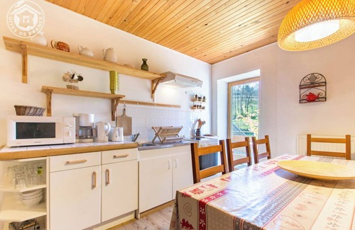La Thuile House | Cozy Getaway at Mountain - Chez Maeva with Scenic Lake Views