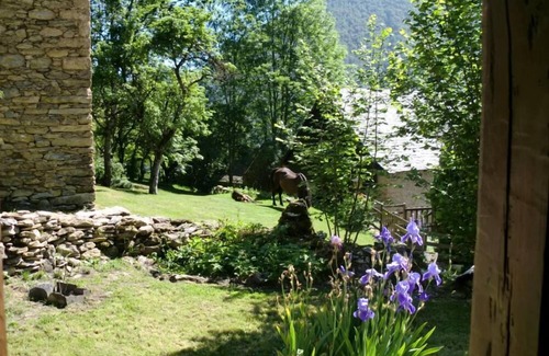 Bonac-Irazein Cottage | Top-Rated Mountain Cottage ARIÈGE with Family-Friendly Perks