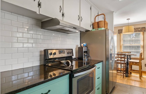 Blowing Rock Cottage | Cozy Mountain Cottage in Boone with Spa and Pool Access