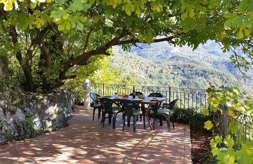 Casoli Cottage | Cozy Mountain Cottage with Scenic Views in Friendly Village