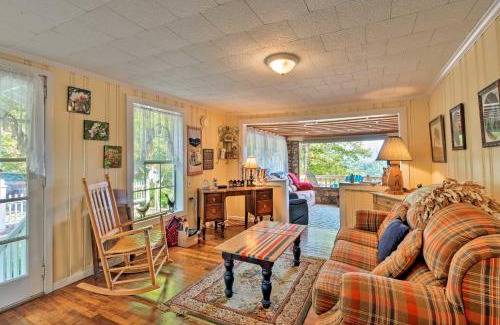 Fontana Dam House | Scenic Mountain Cottage with Pet-Friendly Amenities
