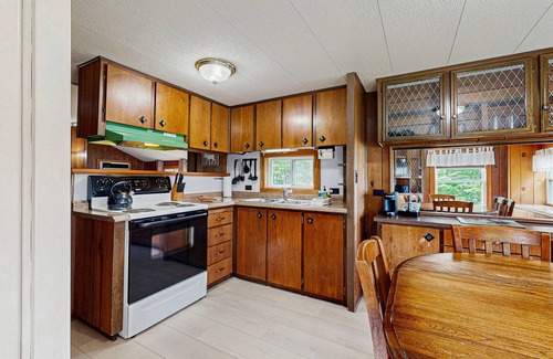 Lincoln Cottage | Cozy Mountain Cottage with Hot Tub & Off-Site Amenities