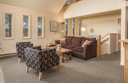 Alyeska House | Family-Friendly Mountain Creek Chalet for Your Next Getaway