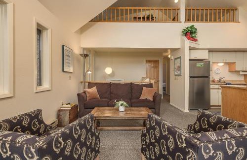 Alyeska House | Family-Friendly Mountain Creek Chalet for Your Next Getaway