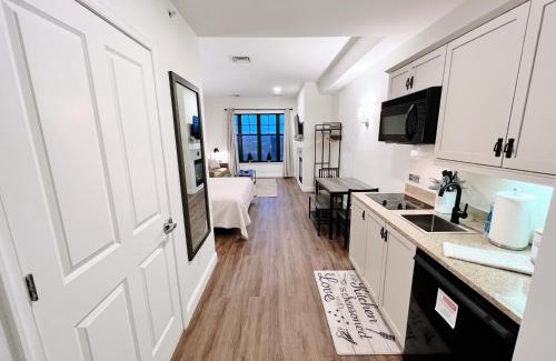 Vernon Apartment | Top-Rated Mountain Creek Resort: Ski-In & Hot Tub Amenities