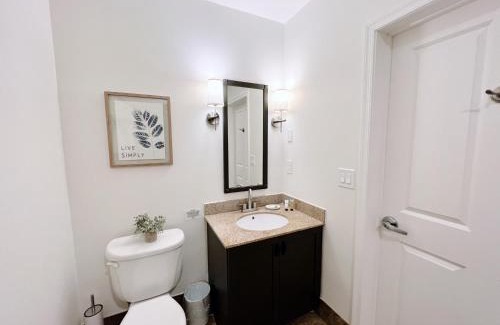 Vernon Apartment | Top-Rated Mountain Creek Resort: Ski-In & Hot Tub Amenities