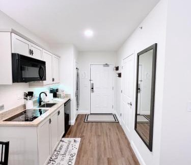 Vernon Apartment | Top-Rated Mountain Creek Resort: Ski-In & Hot Tub Amenities