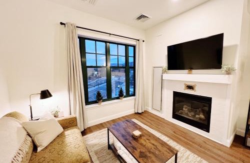 Vernon Apartment | Top-Rated Mountain Creek Resort: Ski-In & Hot Tub Amenities
