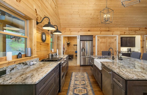 Marion Cabin | Mountain Crest | Pet-Friendly Cabin with Scenic Views