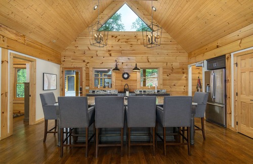Marion Cabin | Mountain Crest | Pet-Friendly Cabin with Scenic Views