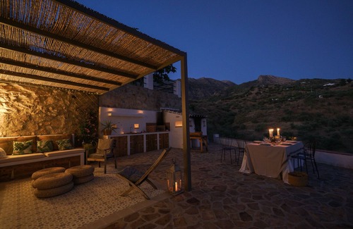 Canillas de Aceituno House | Idyllic Mountain Retreat near Sierra de Tejeda Natural Park