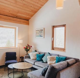 Villar-Saint-Pancrace Apartment | Unforgettable Mountain Escape with Child-Friendly Amenities