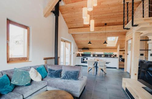 Villar-Saint-Pancrace Apartment | Unforgettable Mountain Escape with Child-Friendly Amenities