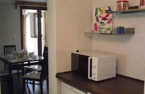 Vidrga Apartment | Mountain Escape: Top-Rated Apartment with Pet-Friendly Amenities