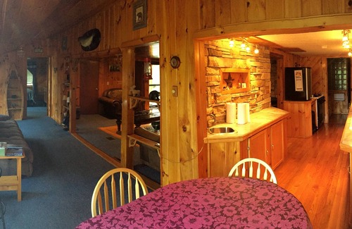 Town of Hermon House | Unforgettable Mountain Escape at Trout Lake - 9.8/10 Rated