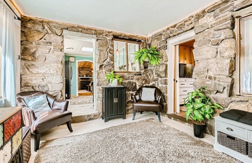 Idaho Springs House | ✨Mountain Escape ~With Hot Tub Near Mt Blue Sky✨