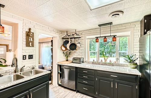 Idaho Springs House | ✨Mountain Escape ~With Hot Tub Near Mt Blue Sky✨