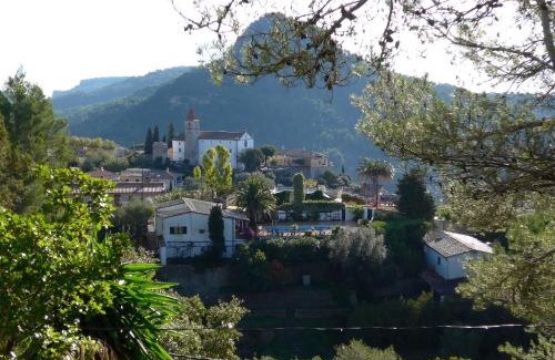 Galilea Villa | Relaxing Mountain Finca with Pool and Pet-Friendly Amenities