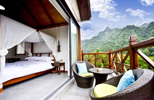 Wulingyuan House | Discover Mountain For Inn: Rated 10/10 with Family-Friendly Perks