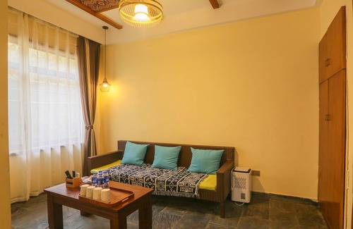 Wulingyuan House | Discover Mountain For Inn: Rated 10/10 with Family-Friendly Perks